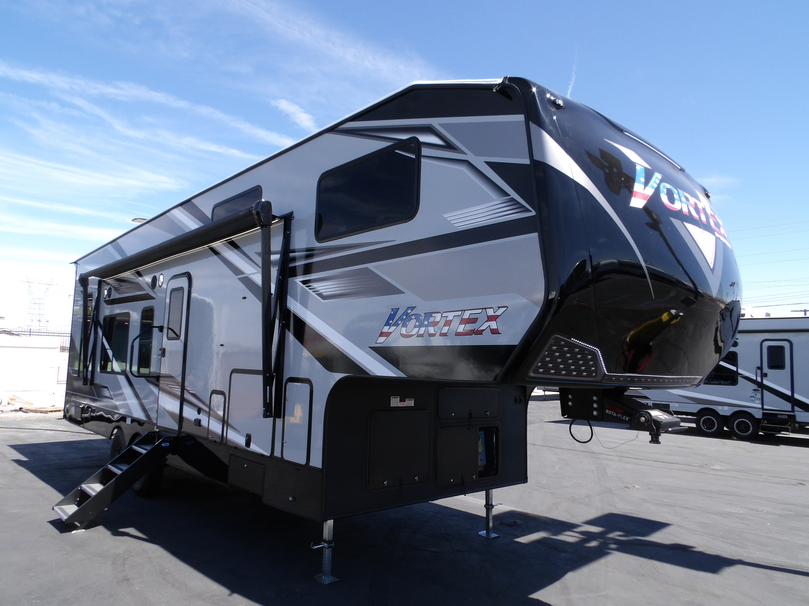 2027 Genesis Supreme Rv VORTEX 3219CRSB 3219SCRB in hesperia CA