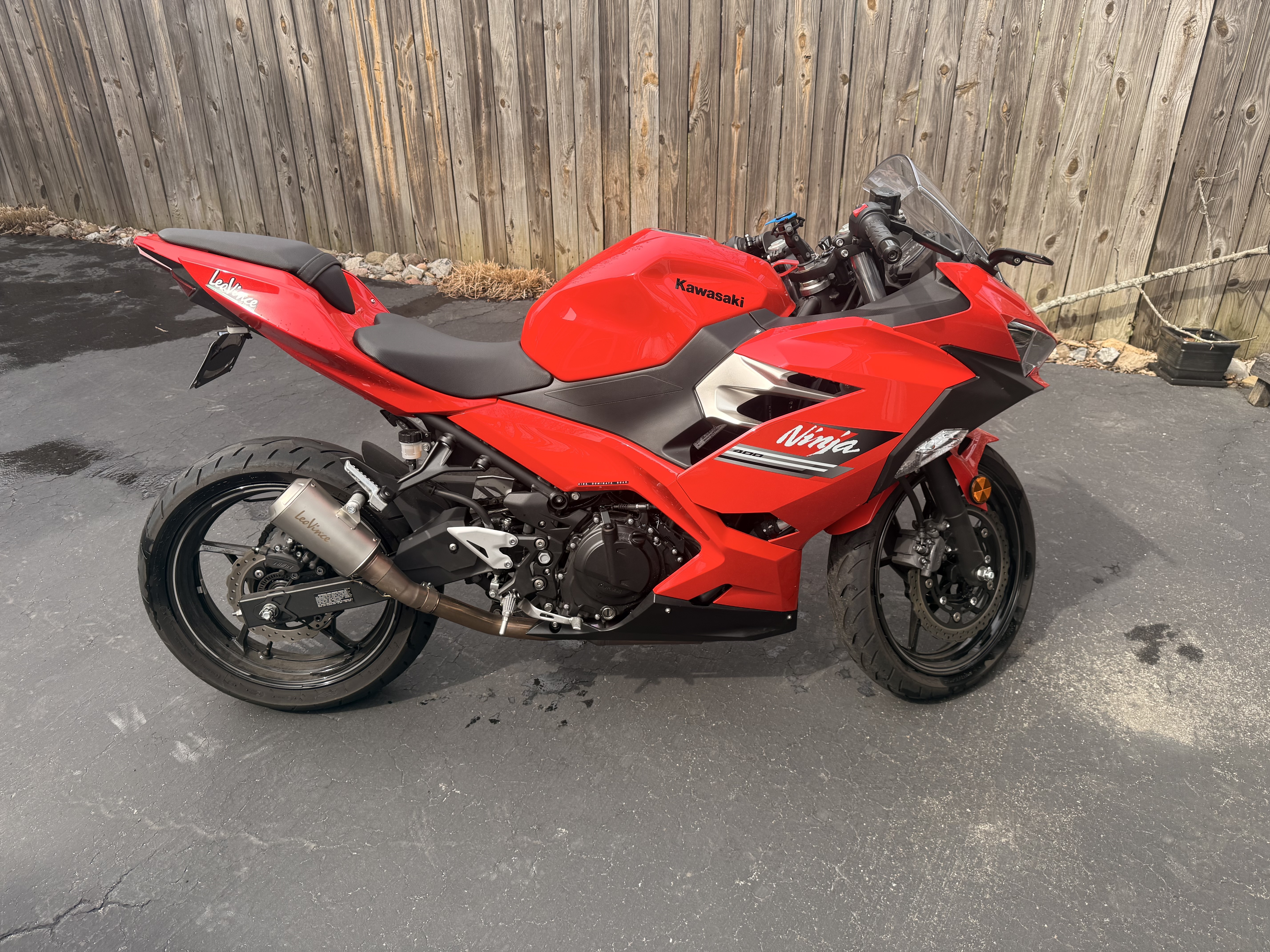 Ninja400R　格安です 2024 Kawasaki ZX400PRFNL NINJA ZX-4RABS - 399cc Options and Equipment