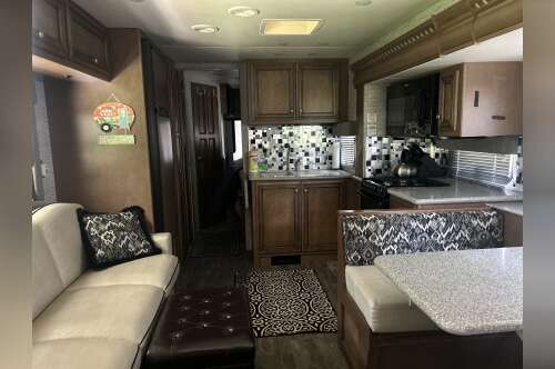 2019 Newmar BAY STAR SPORT 2813 in seminole FL