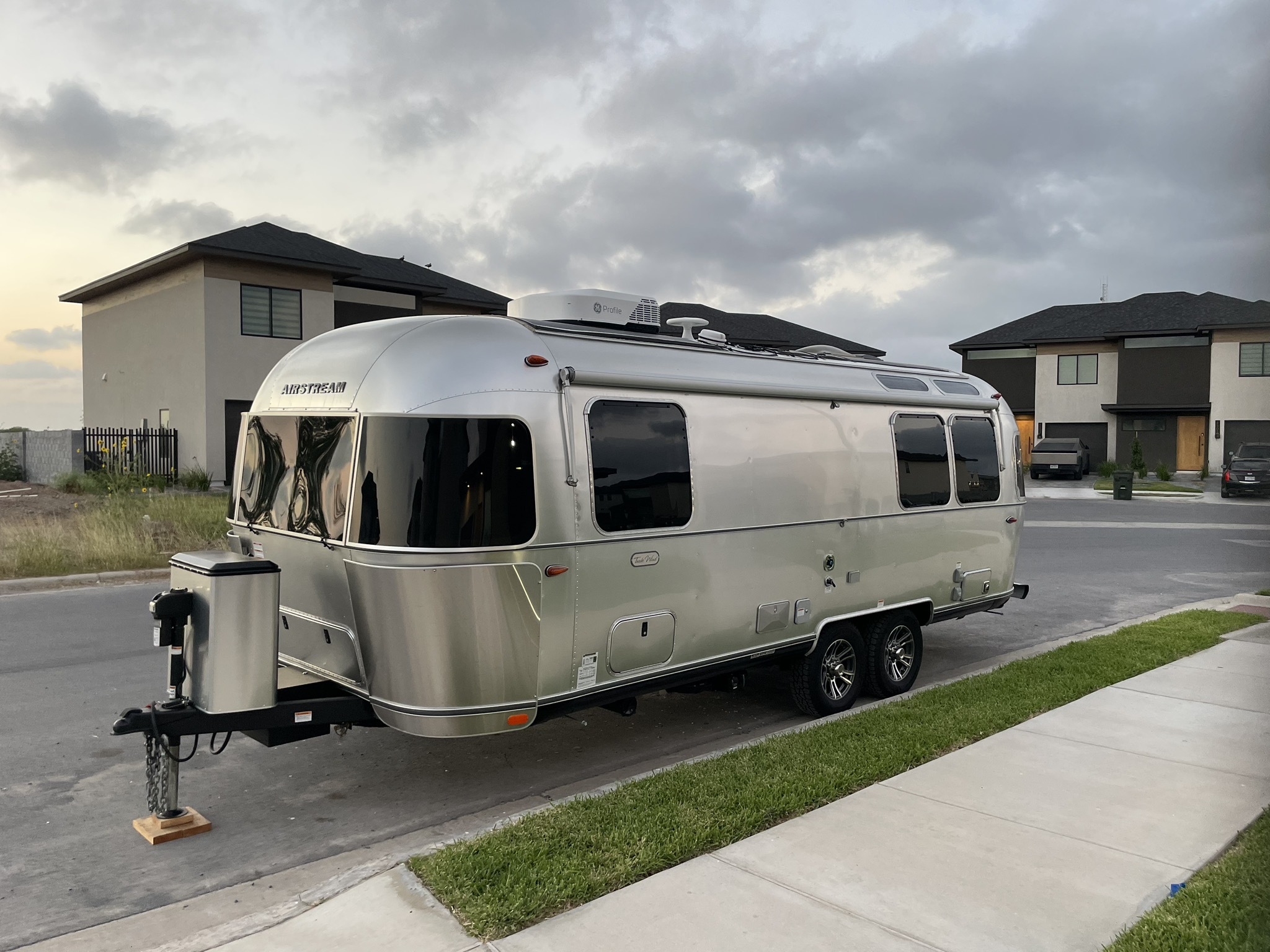 2024 Airstream TRADE WIND 25FB RV