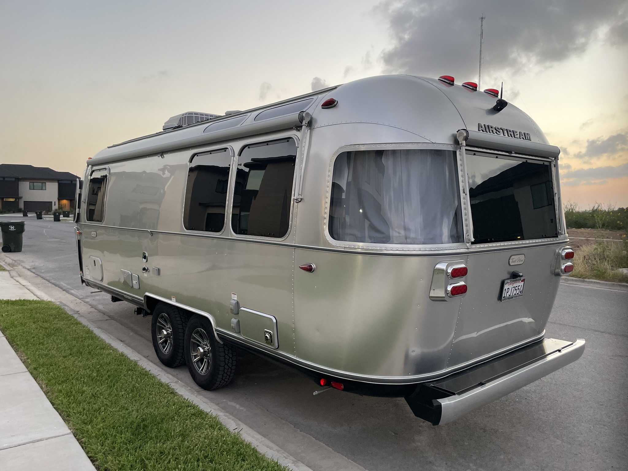 2024 Airstream TRADE WIND 25FB in harlingen TX