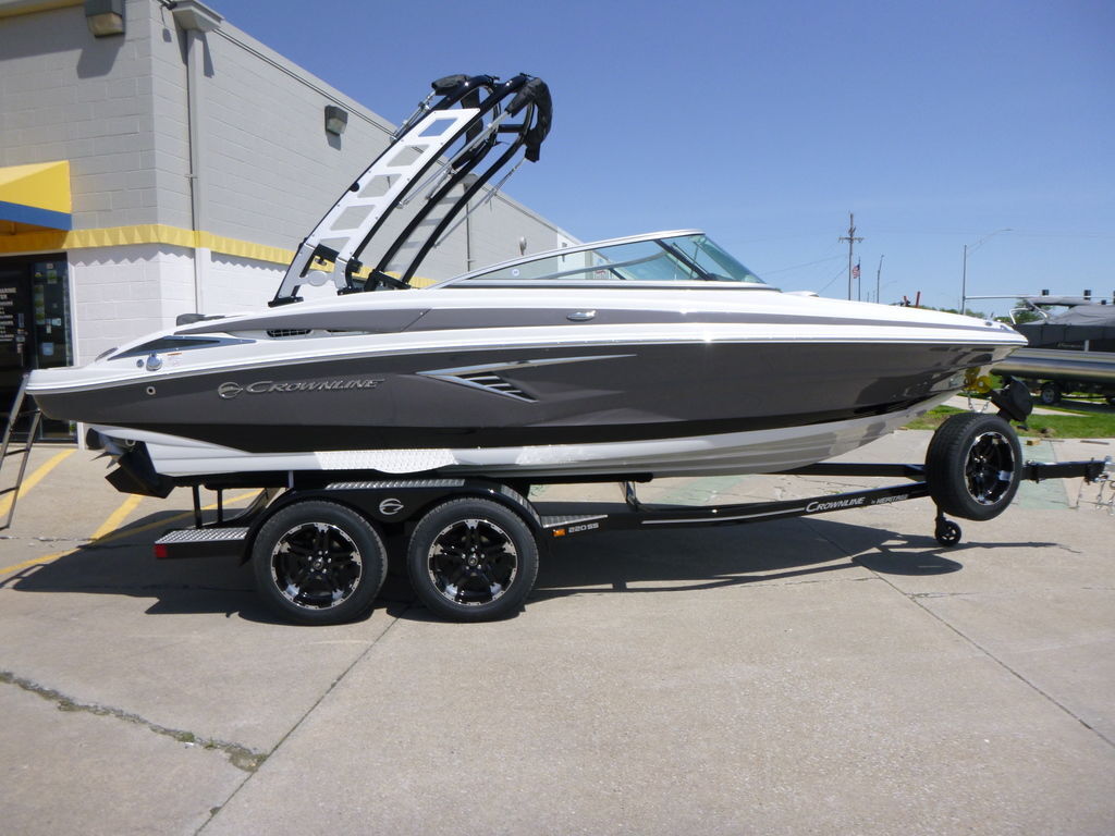 2024 Crownline 220 SS in omaha NE
