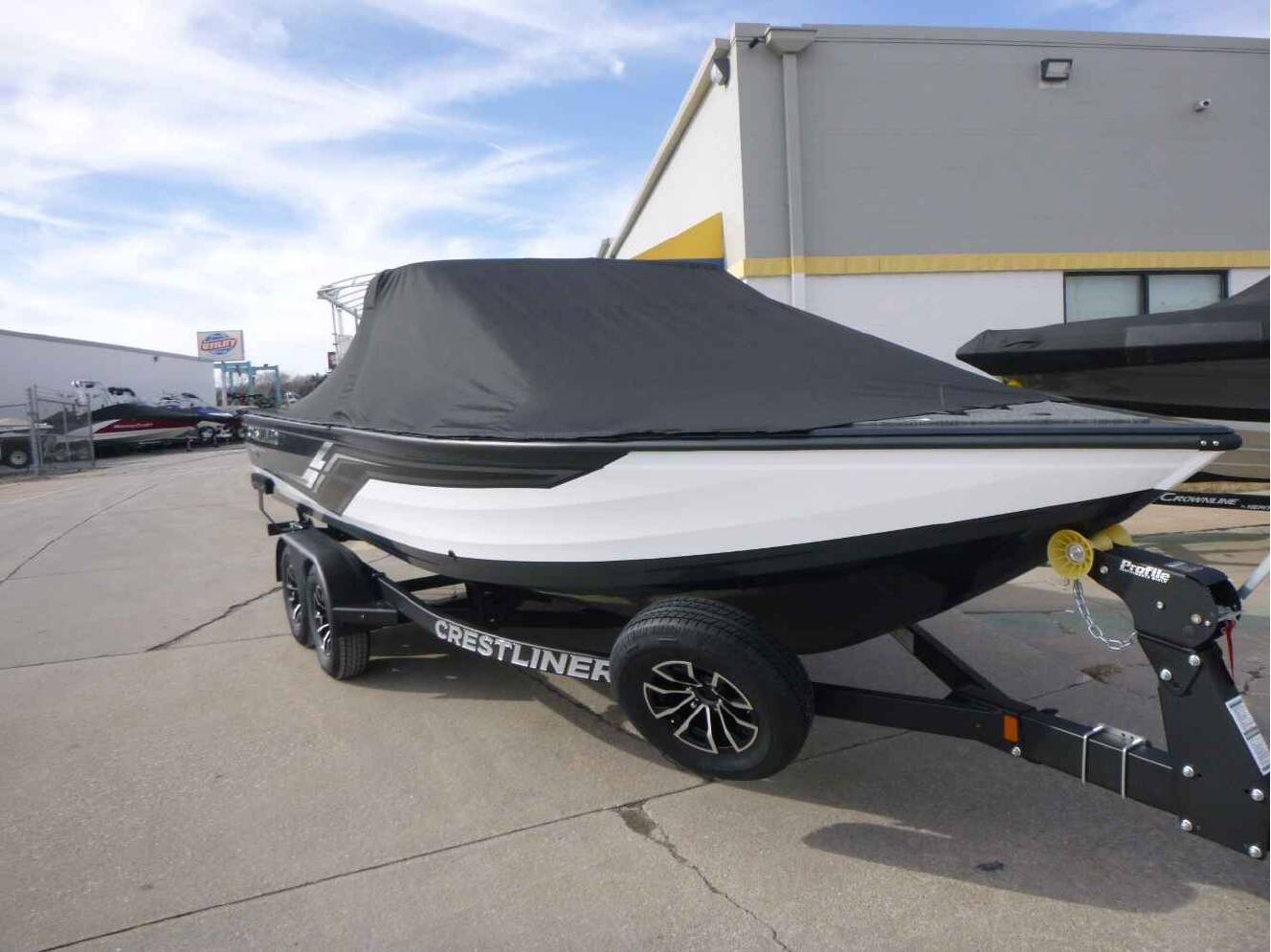 A photo of this 2026 Crestliner 2050 Fish Hawk WT