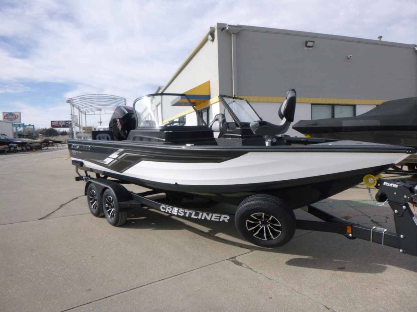 A photo of this 2026 Crestliner 2050 Fish Hawk WT