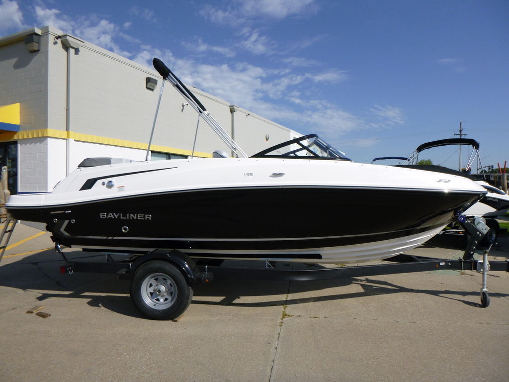 2024 Bayliner VR5 Bowrider NAN in omaha NE