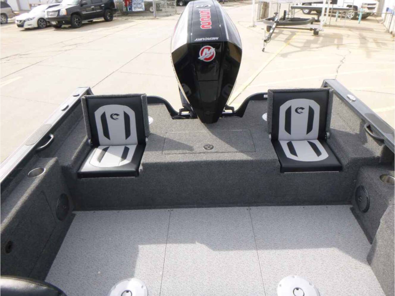 A photo of this 2026 Crestliner 2050 Fish Hawk WT
