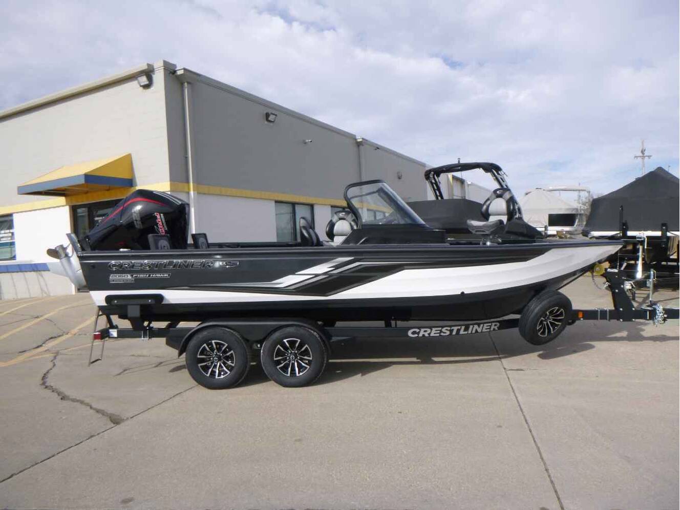 A photo of this 2026 Crestliner 2050 Fish Hawk WT