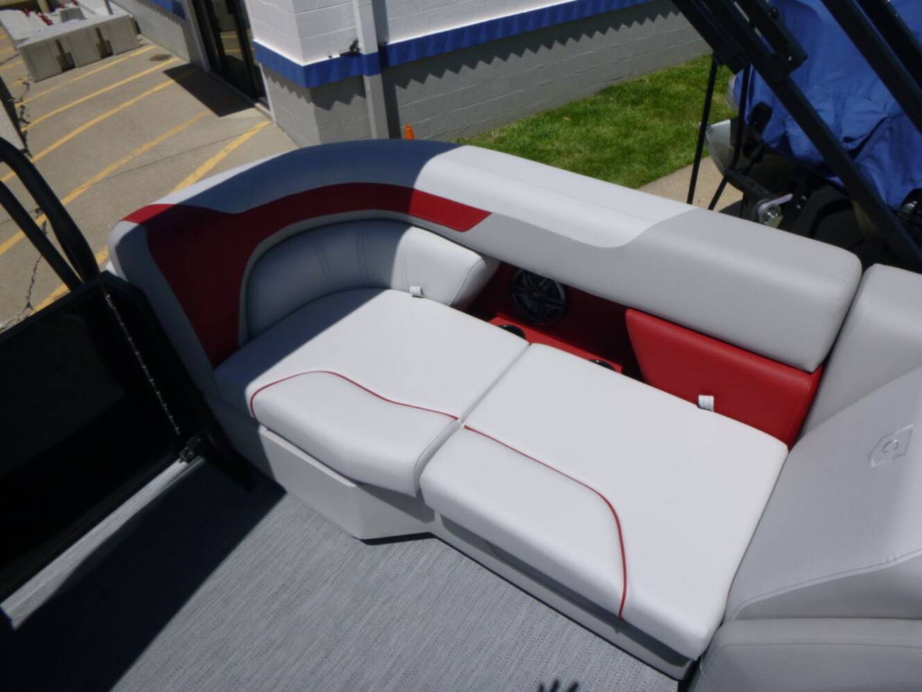 A photo of this 2026 Godfrey Pontoons Sweetwater 2286SB 27" IMPACT Center Tube Package