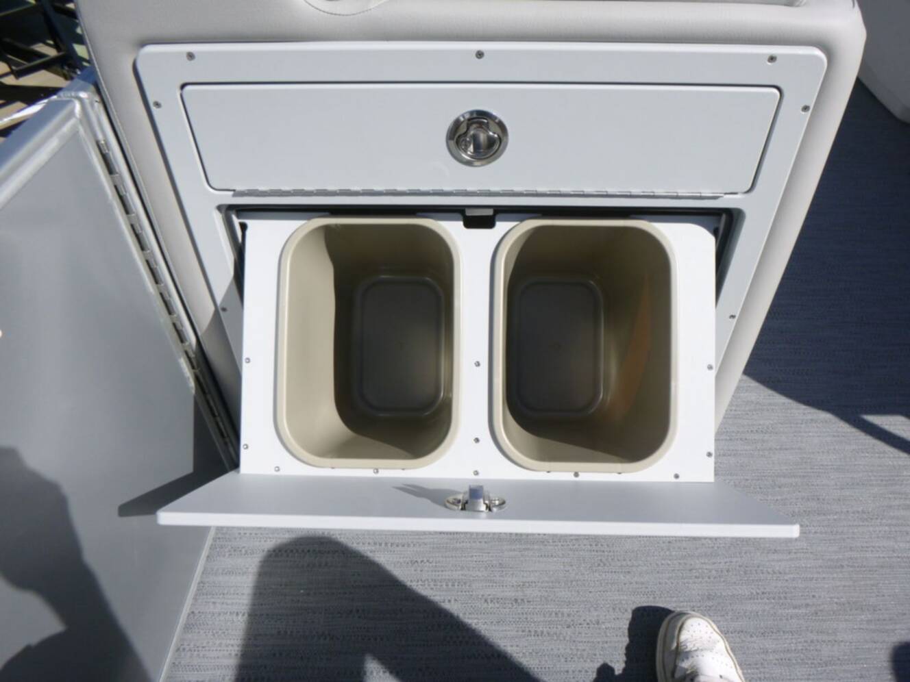A photo of this 2026 Godfrey Pontoons Sweetwater 2286 QS Sport Tube 27 in. Package