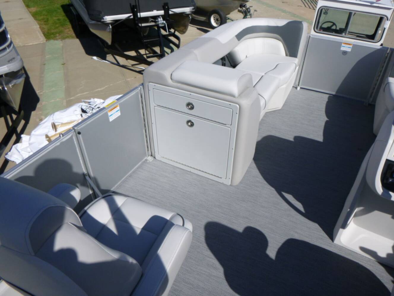 A photo of this 2026 Godfrey Pontoons Sweetwater 2286 QS Sport Tube 27 in. Package