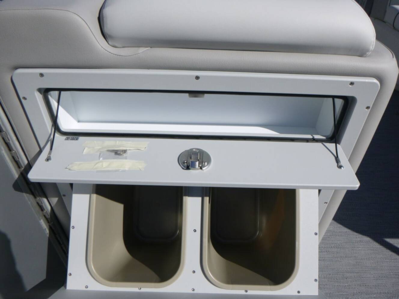 A photo of this 2026 Godfrey Pontoons Sweetwater 2286 QS Sport Tube 27 in. Package