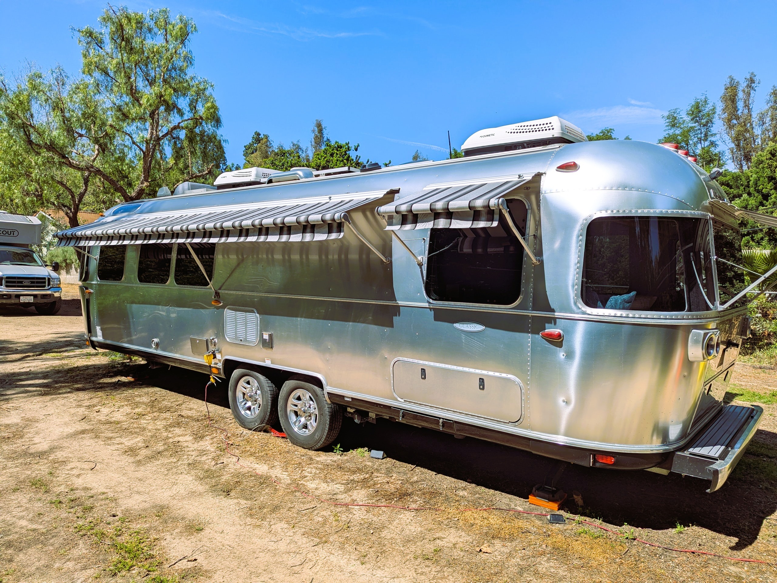 2019 Airstream CLASSIC 30RB TWIN in orange CA