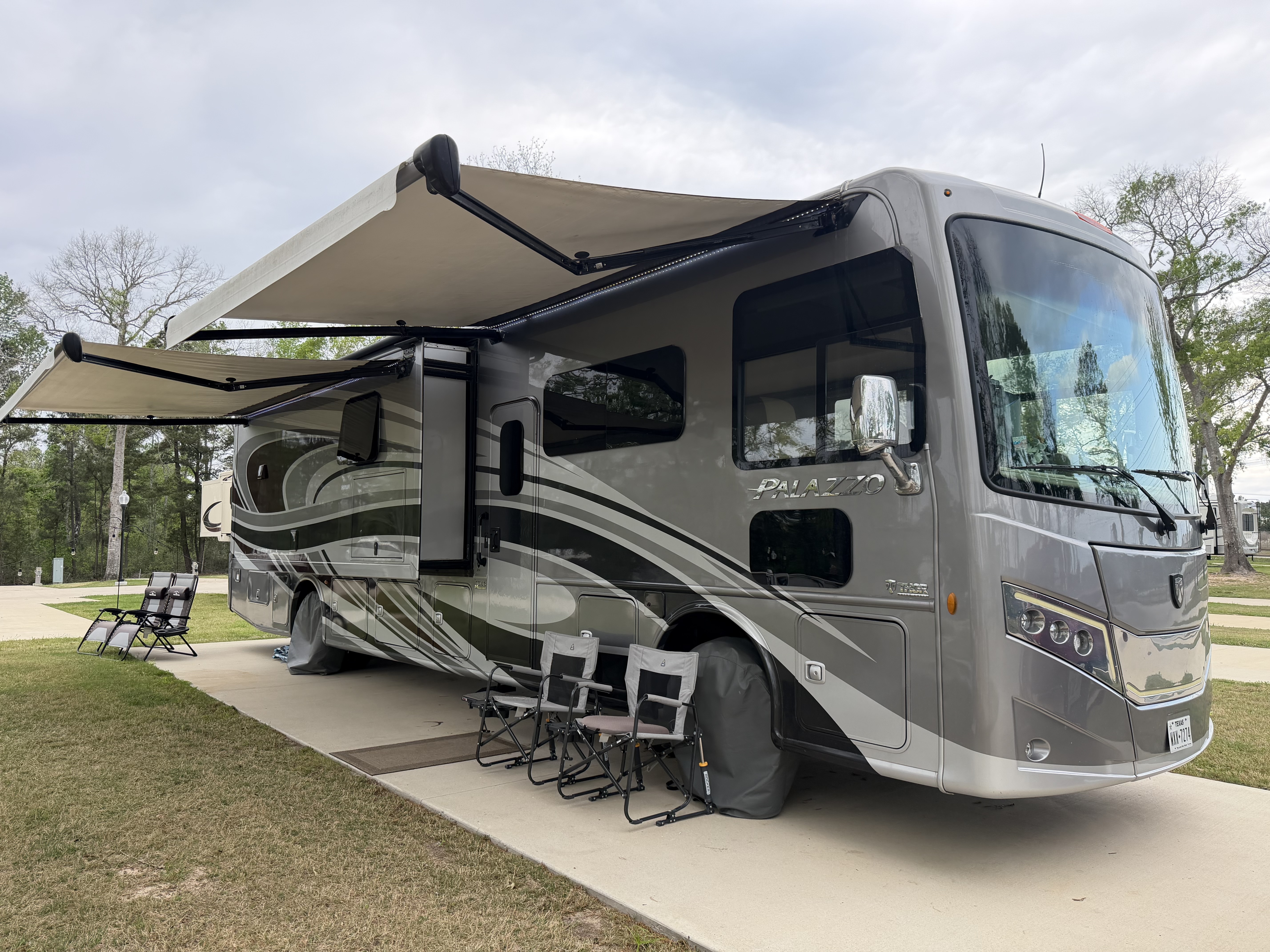 2022 Thor Motor Coach PALAZZO 37.4 in livingston TX