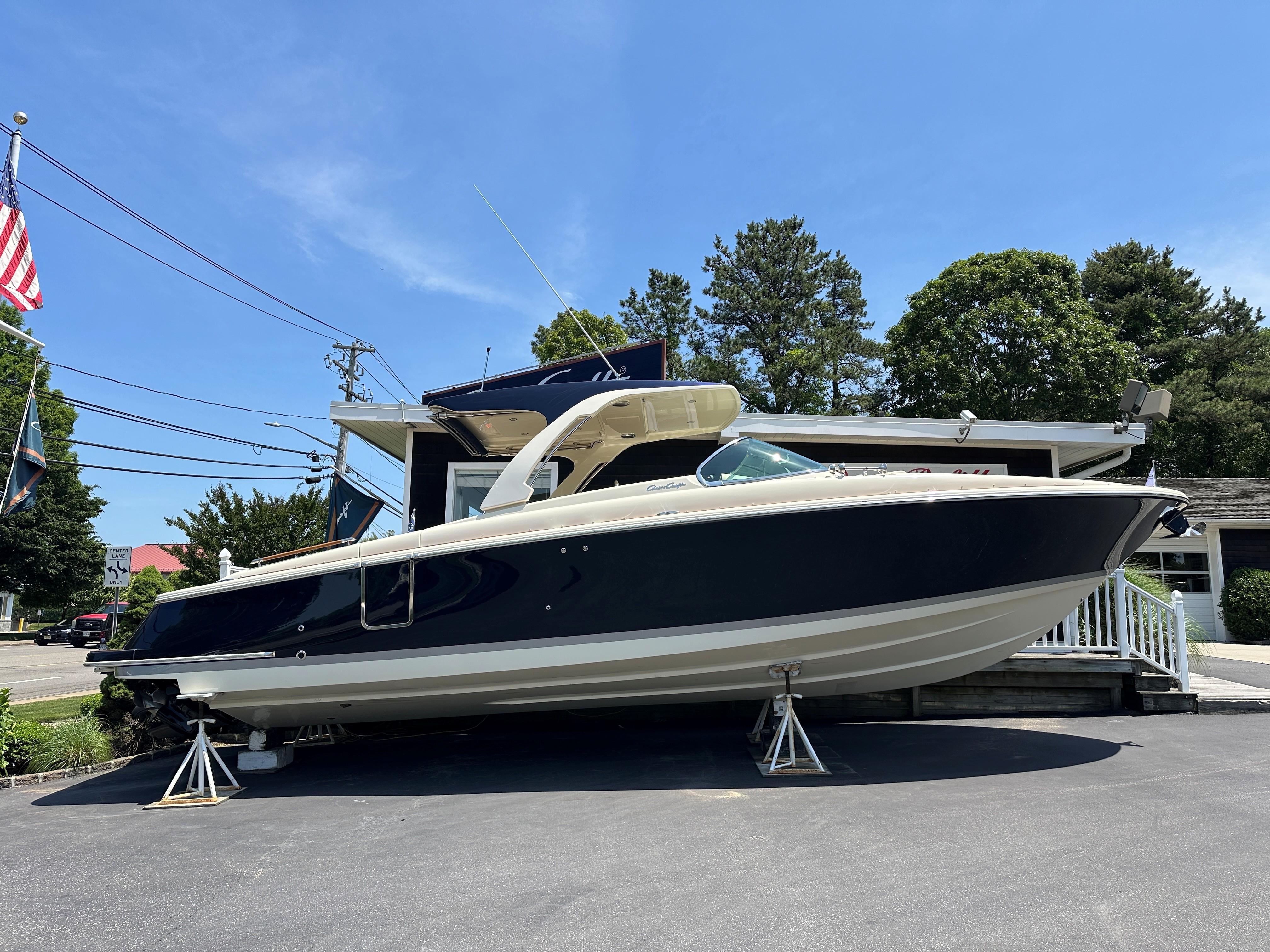 2025 Chris-Craft Launch 35 GT in southampton NY