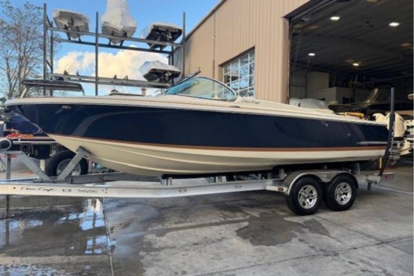 A photo of this 2022 Chris-Craft Launch 25 GT