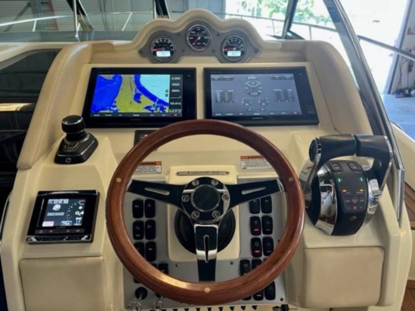 A photo of this 2018 Chris-Craft Launch 38