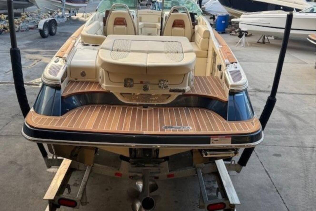 A photo of this 2022 Chris-Craft Launch 25 GT
