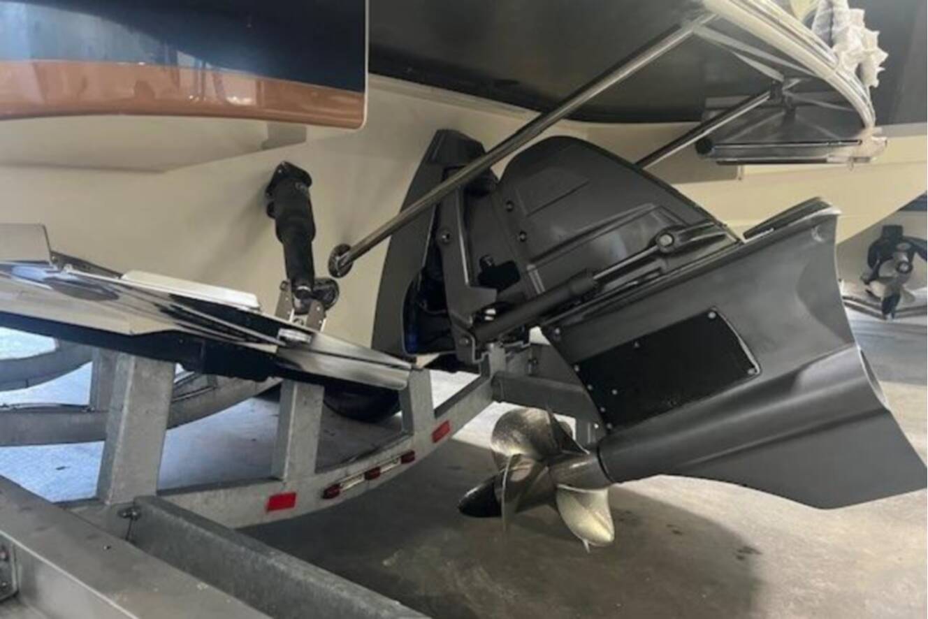 A photo of this 2022 Chris-Craft Launch 25 GT
