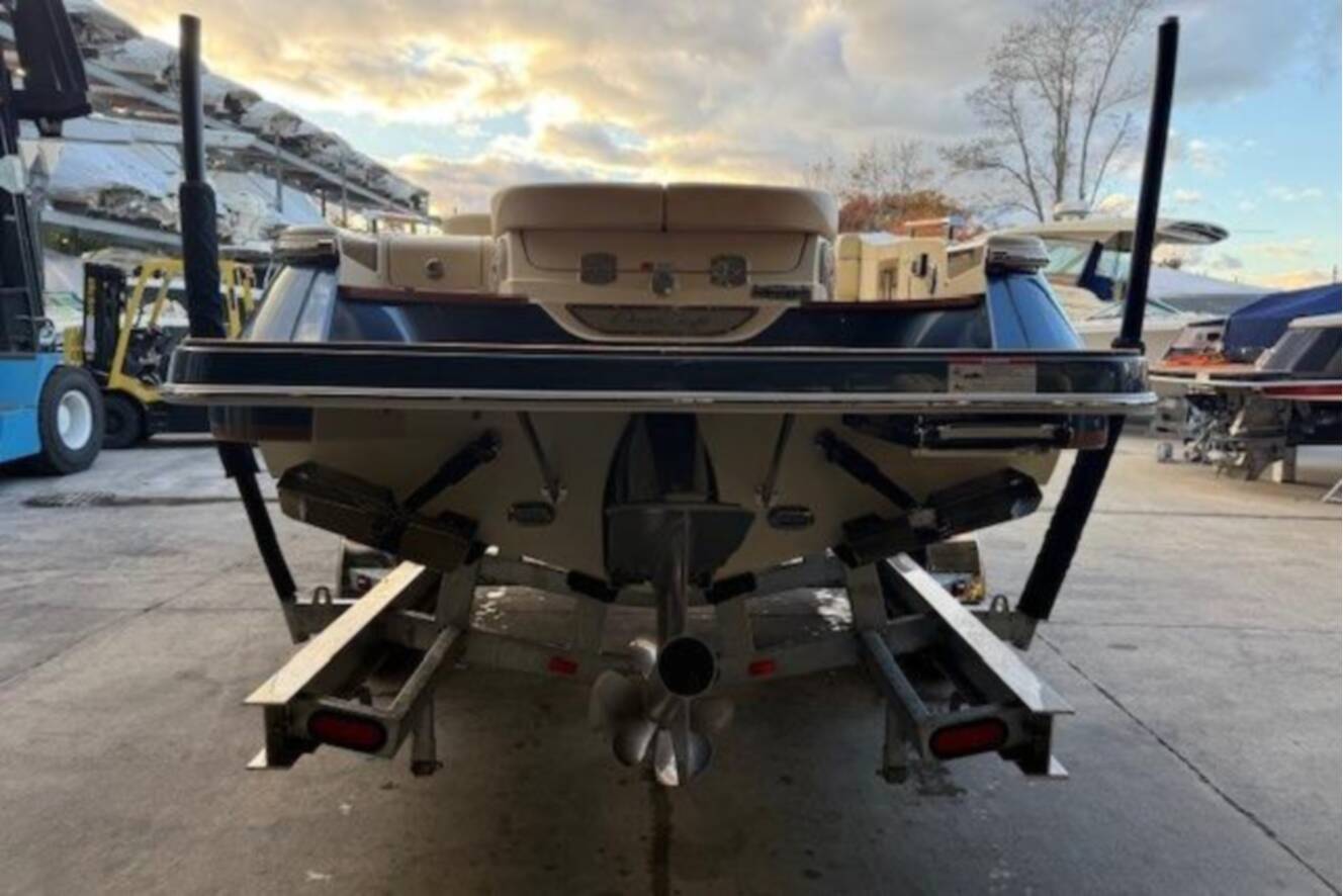 A photo of this 2022 Chris-Craft Launch 25 GT
