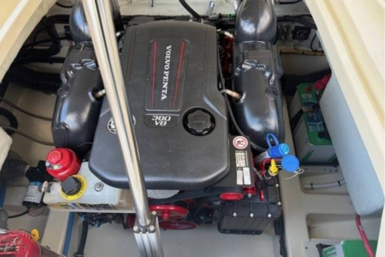 A photo of this 2022 Chris-Craft Launch 25 GT
