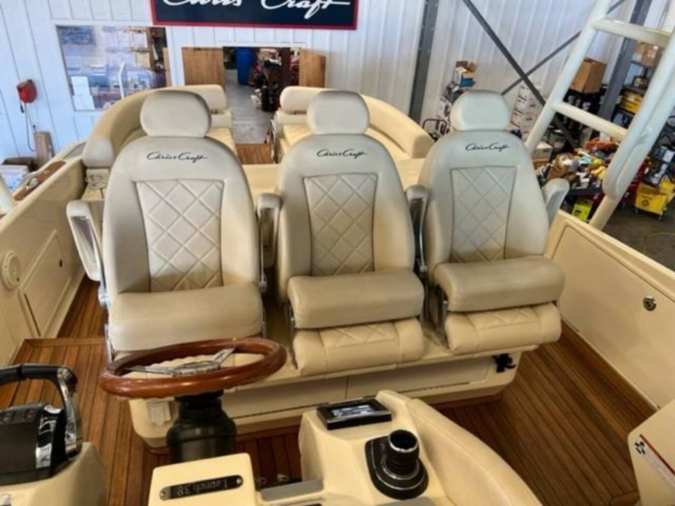 A photo of this 2018 Chris-Craft Launch 38
