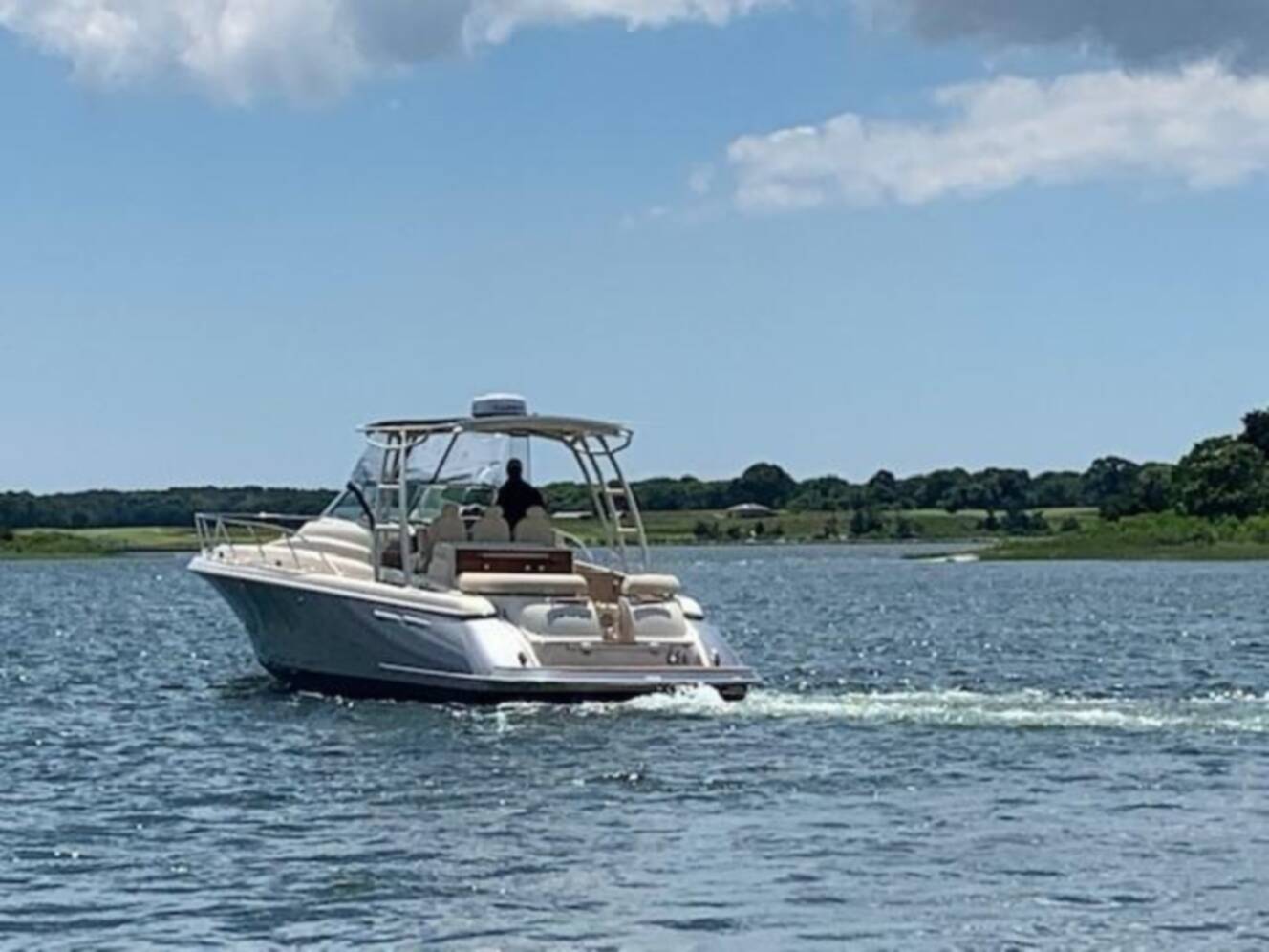 A photo of this 2018 Chris-Craft Launch 38