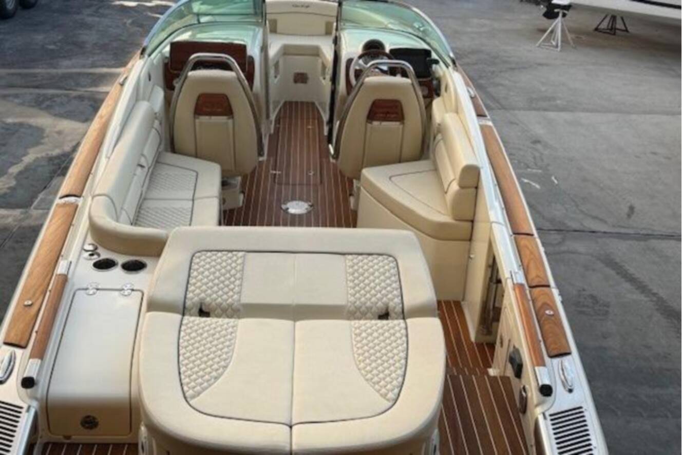 A photo of this 2022 Chris-Craft Launch 25 GT