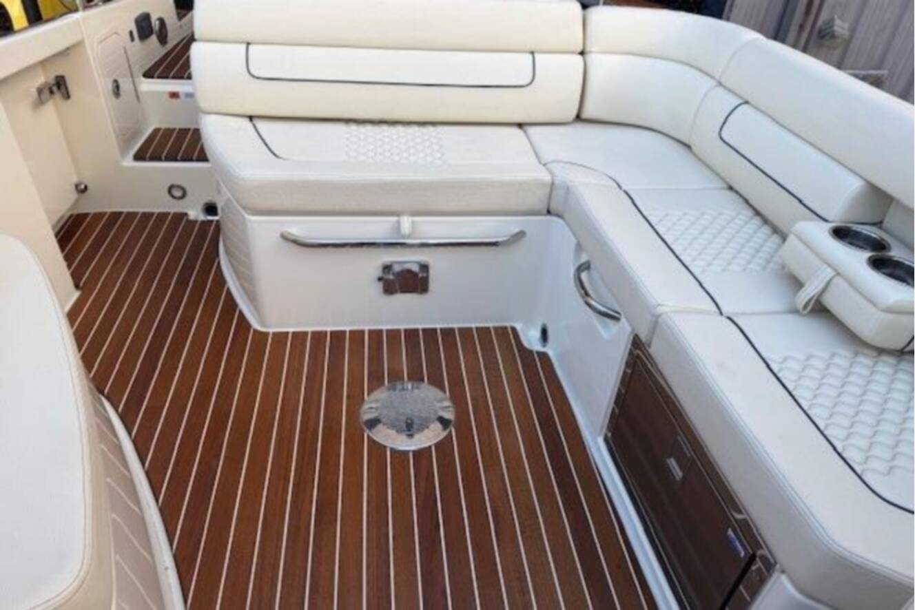 A photo of this 2022 Chris-Craft Launch 25 GT