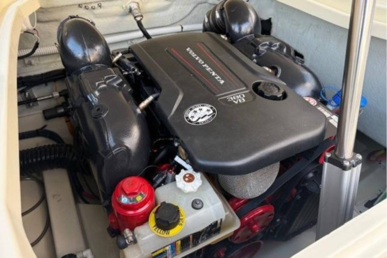 A photo of this 2022 Chris-Craft Launch 25 GT