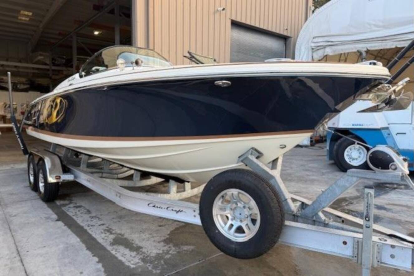 A photo of this 2022 Chris-Craft Launch 25 GT