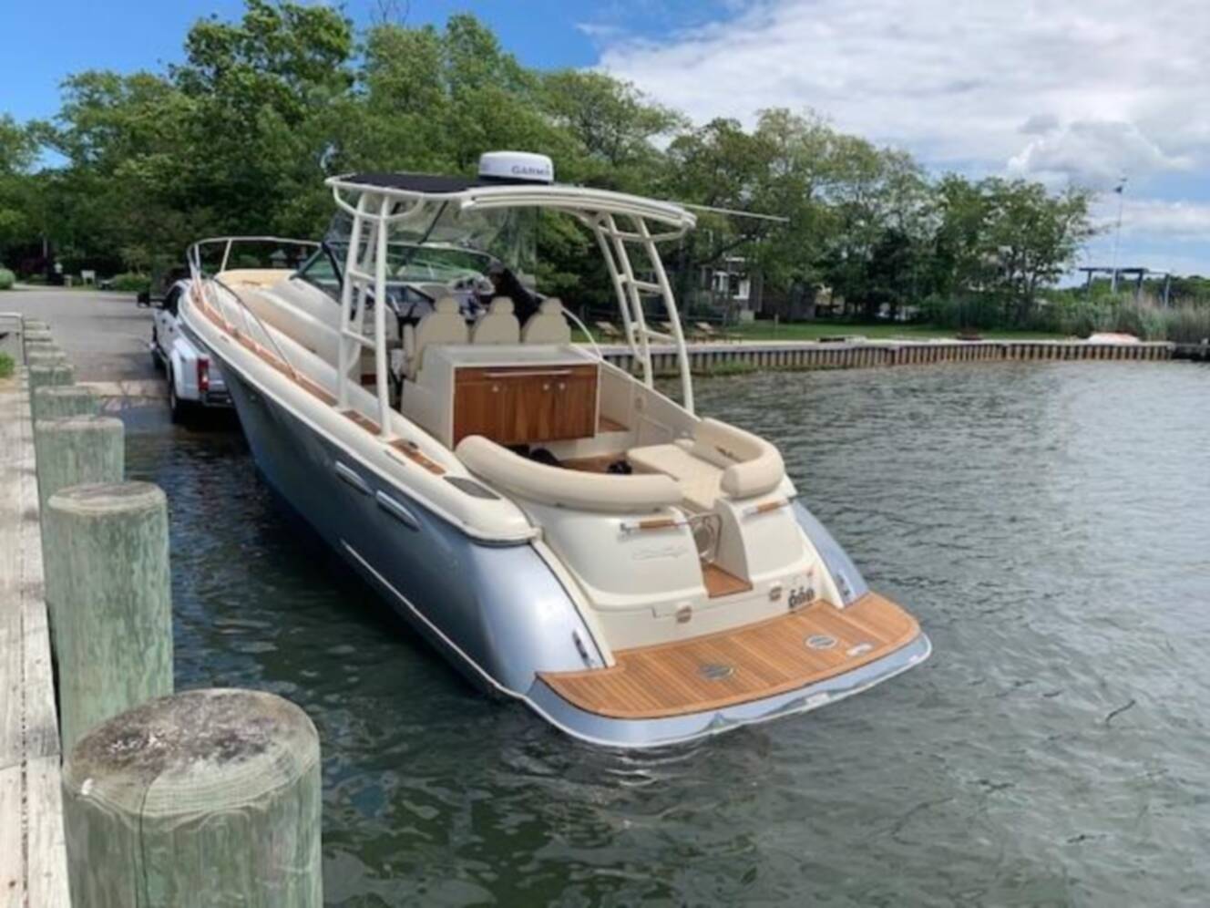 A photo of this 2018 Chris-Craft Launch 38