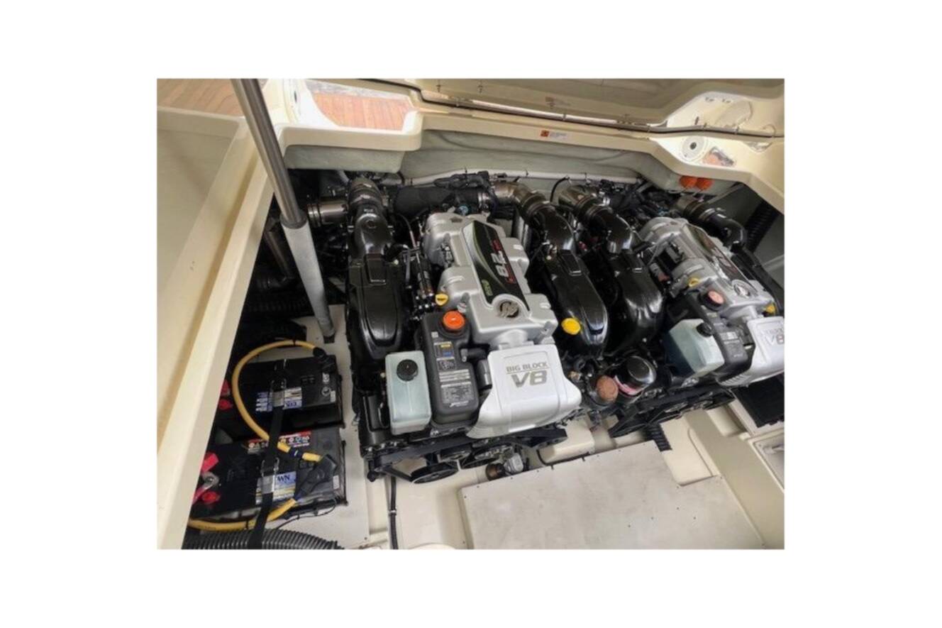A photo of this 2021 Chris-Craft Launch 35 GT