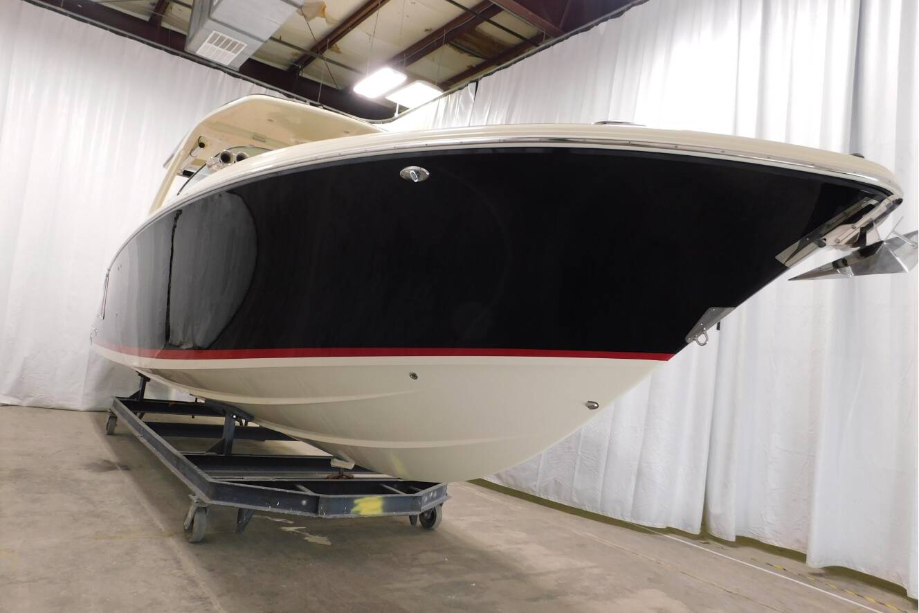 A photo of this 2021 Chris-Craft Launch 35 GT