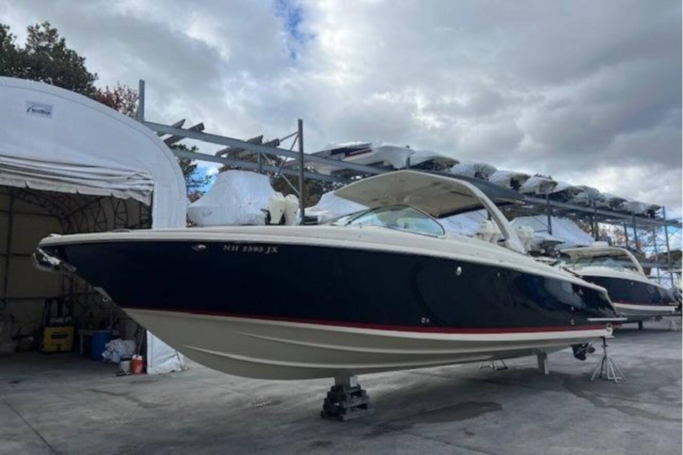 A photo of this 2021 Chris-Craft Launch 35 GT