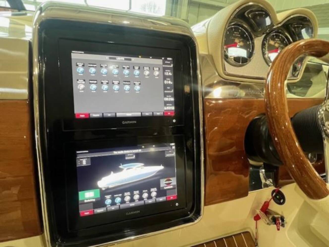 A photo of this 2021 Chris-Craft Launch 35 GT