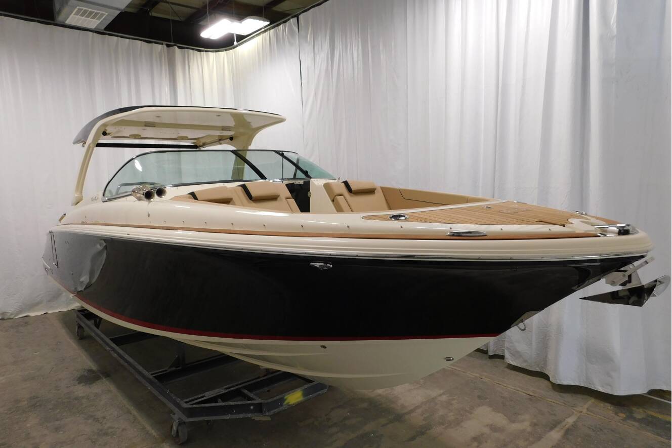 A photo of this 2021 Chris-Craft Launch 35 GT