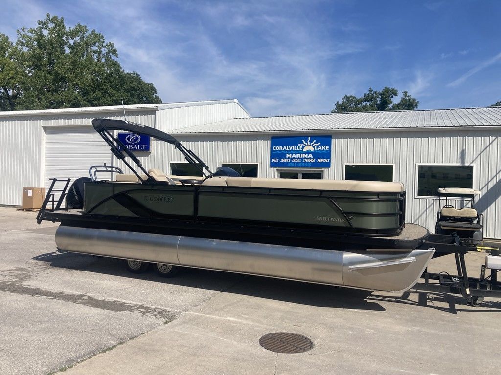 2026 Godfrey Pontoons SWEETWATER 2286 CSE 27'' IMPACT CENTER TUBE 2486 SFL in iowa city IA