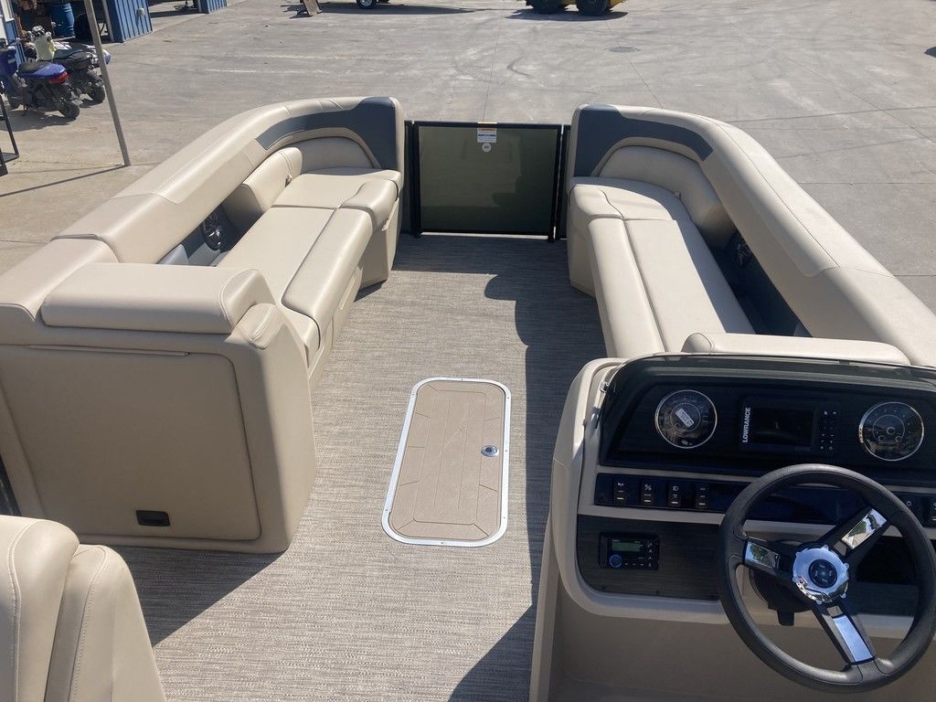 2026 Godfrey Pontoons SWEETWATER 2286 CSE 27'' IMPACT CENTER TUBE 2486 SFL in iowa city IA