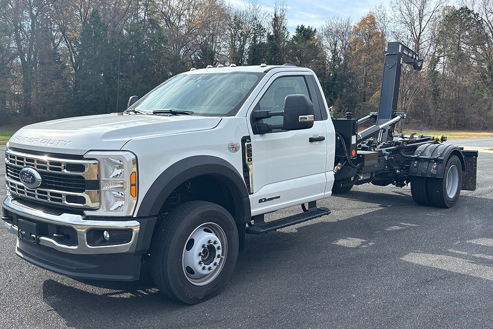 2025 FORD F600 XL in Wichita, KS