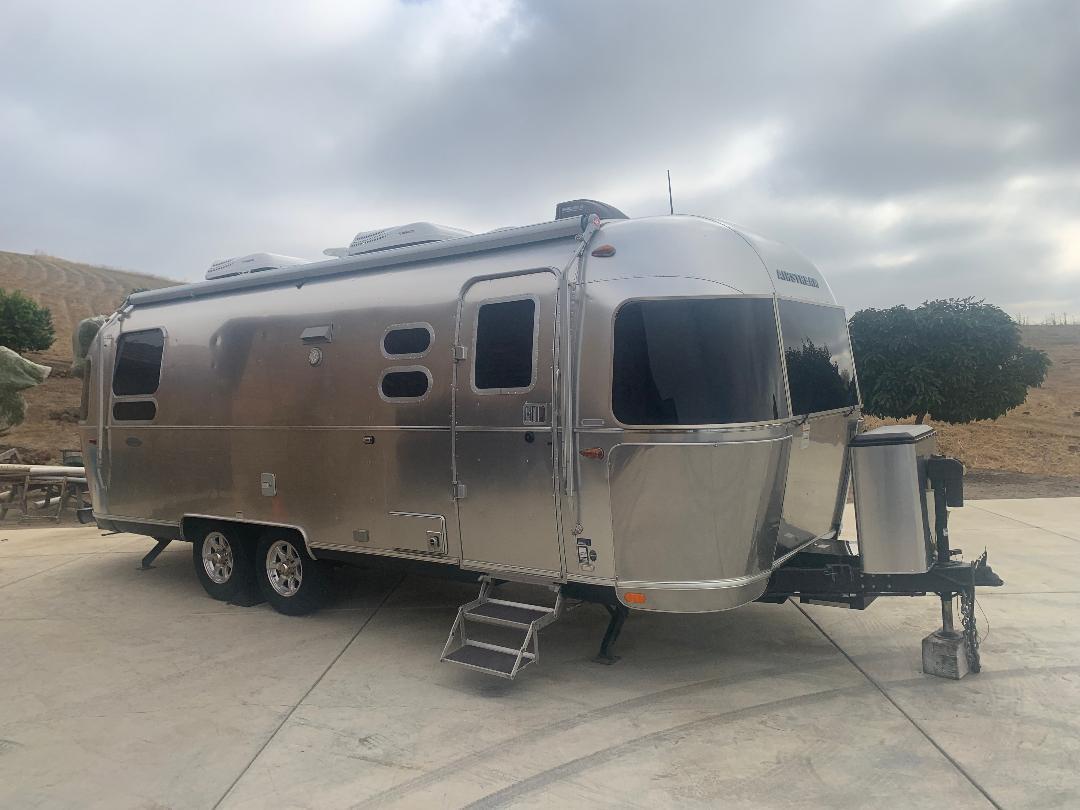 2019 Airstream FLYING CLOUD 25RB QUEEN in hollister CA