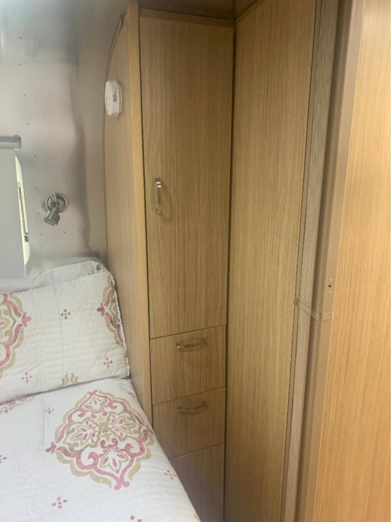 A photo of this 2019 Airstream FLYING CLOUD 25RB QUEEN