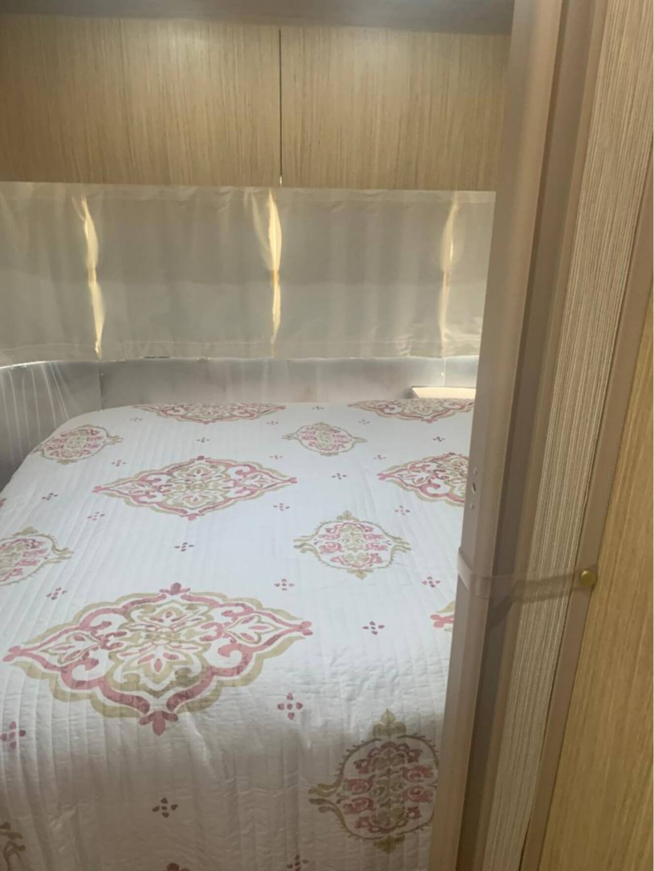 A photo of this 2019 Airstream FLYING CLOUD 25RB QUEEN