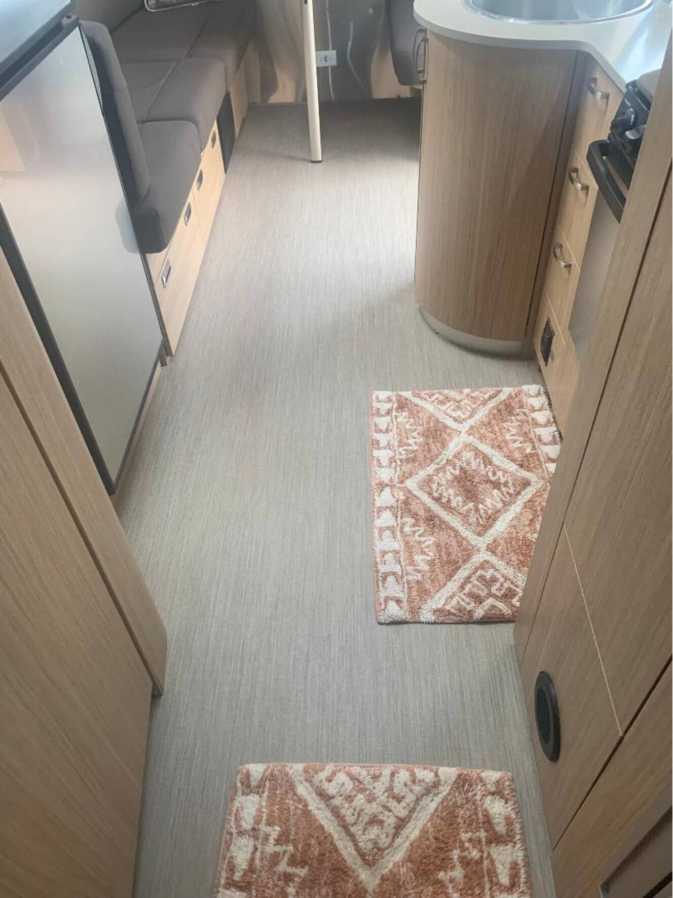 A photo of this 2019 Airstream FLYING CLOUD 25RB QUEEN