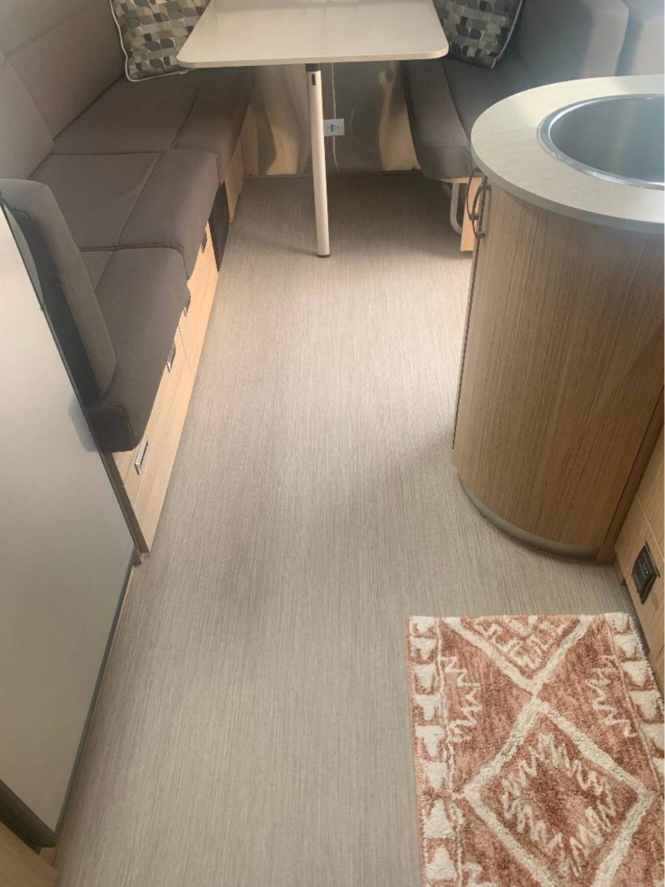 A photo of this 2019 Airstream FLYING CLOUD 25RB QUEEN
