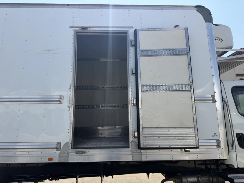 2019 FREIGHTLINER BUSINESS CLASS M2 106