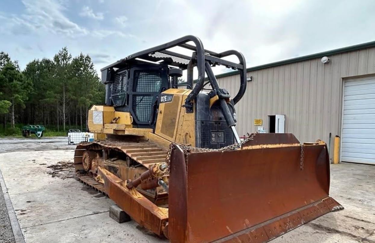 2008 CATERPILLAR D7E in Farmville, NC