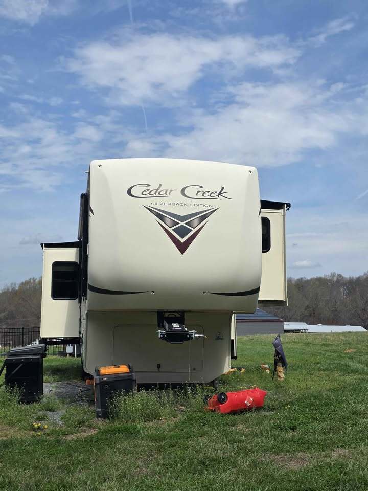 2020 Forest River CEDAR CREEK SILVERBACK 37MBH in monroe NC