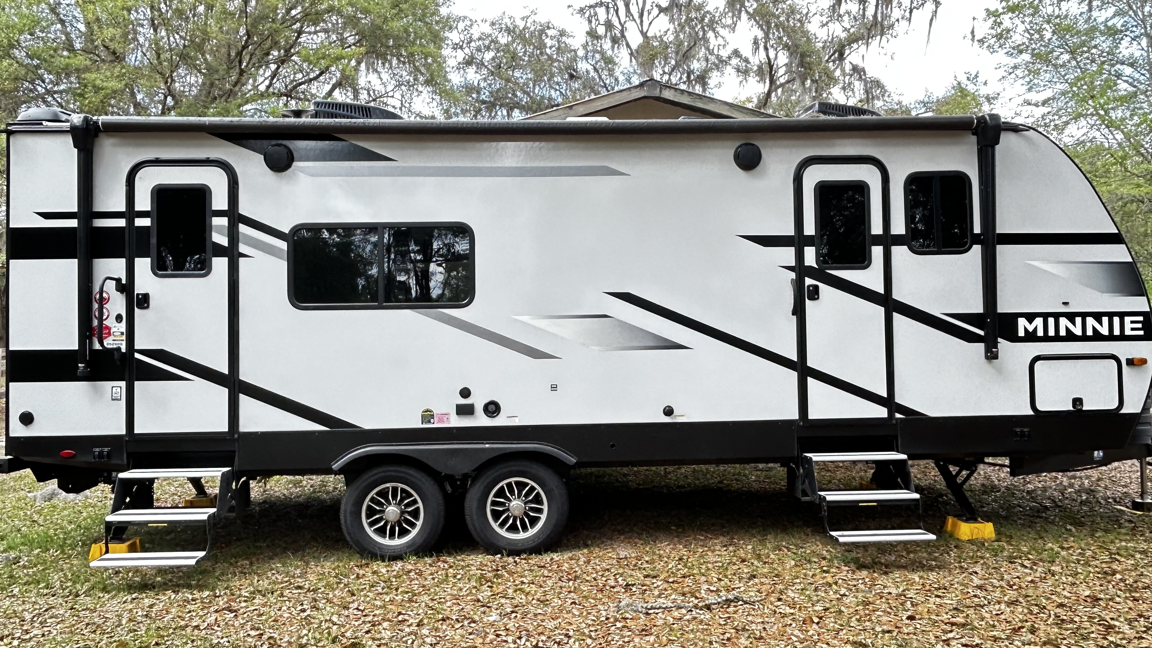 2024 Winnebago MINNIE 2529RG in fort white FL