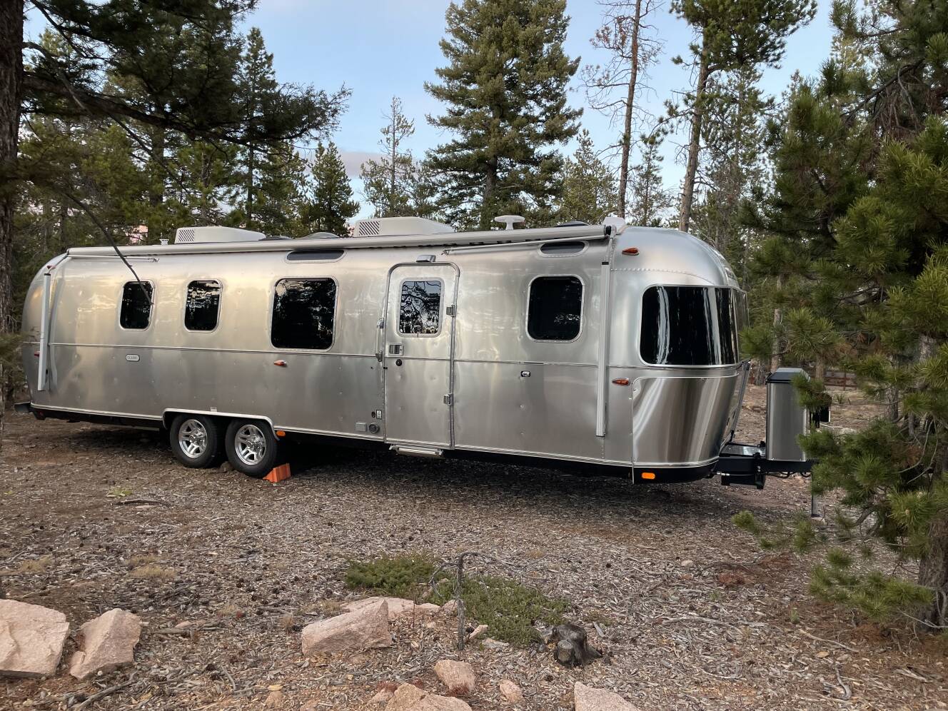 A photo of this 2023 Airstream CLASSIC 33FBQ