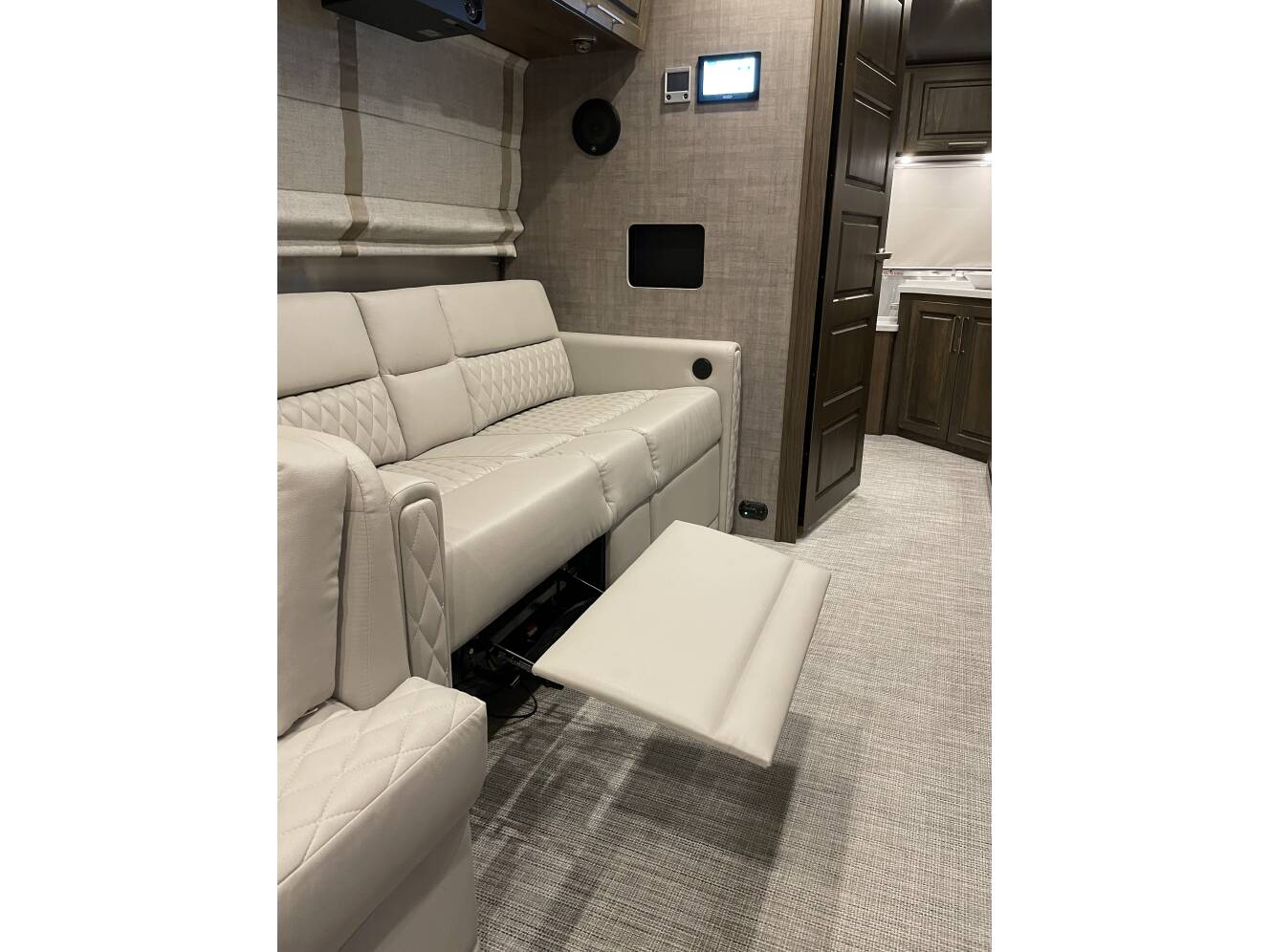 A photo of this 2023 Airstream CLASSIC 33FBQ